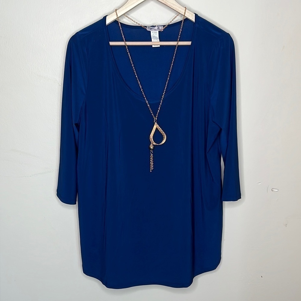 BLOSSOM BY P NAVY BLUE SCOOP NECK 3/4 SLEEVE WITH COPPER COLORED NECKLACE 2XL